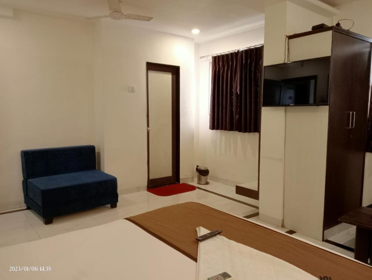 Hotel Saikripa Imperial Daman Exteriér fotografie