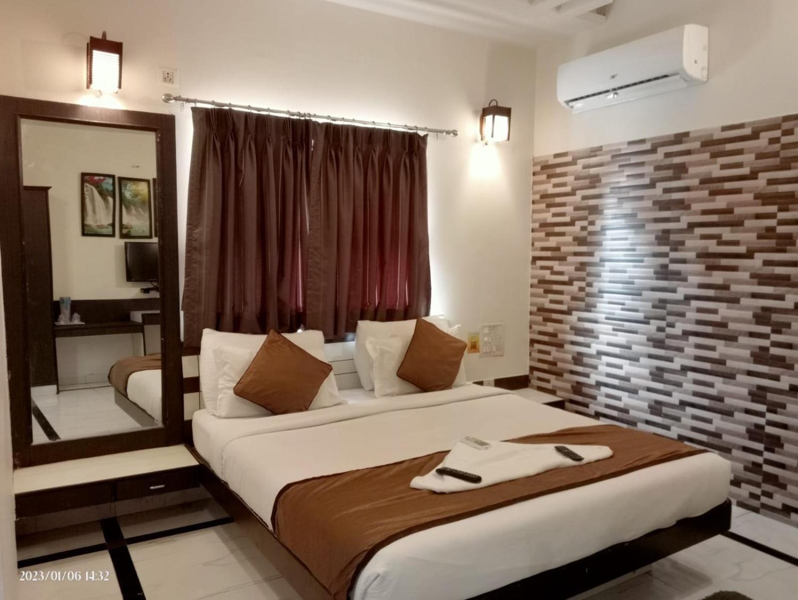 Hotel Saikripa Imperial Daman Exteriér fotografie