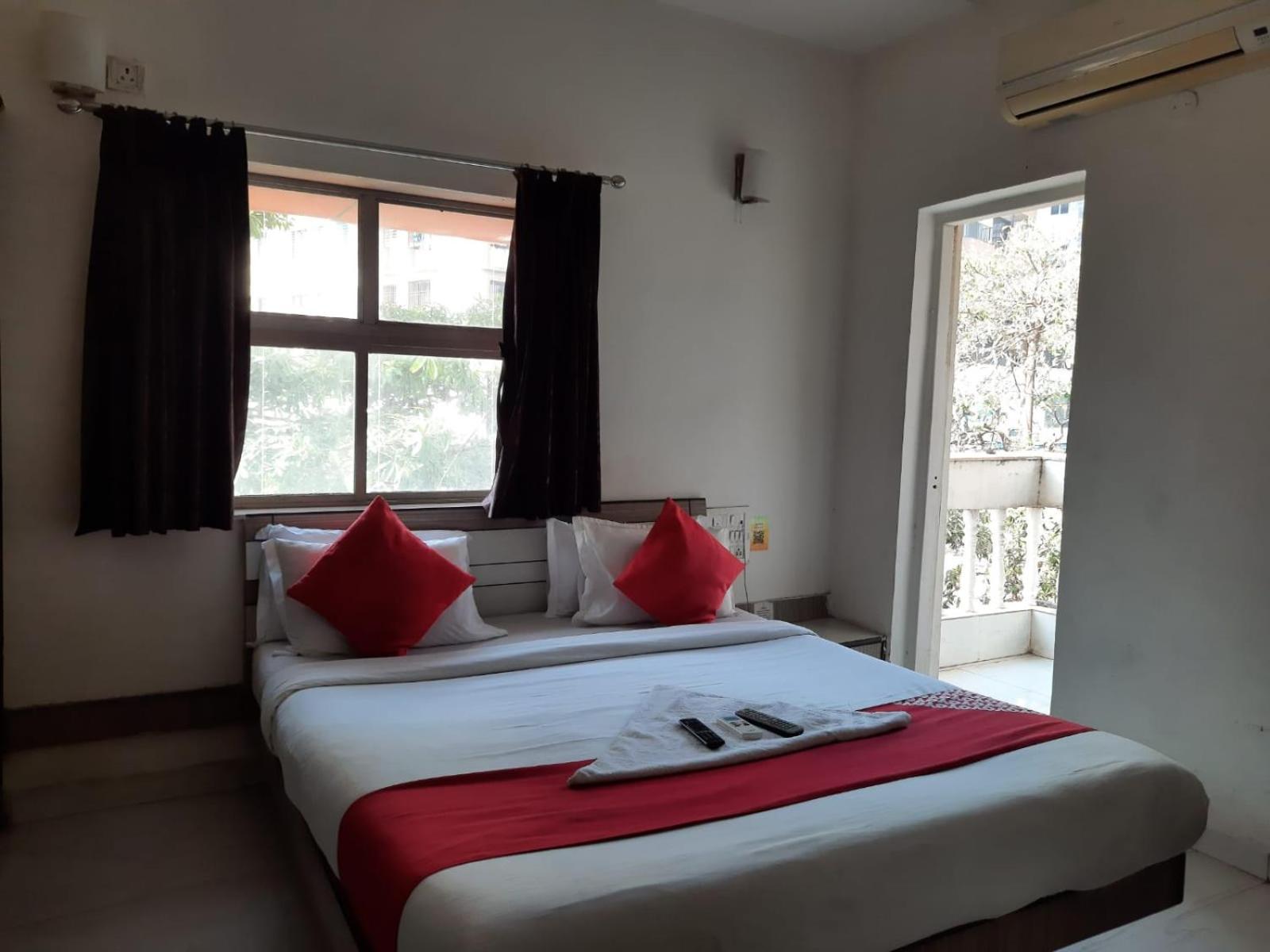 Hotel Saikripa Imperial Daman Exteriér fotografie