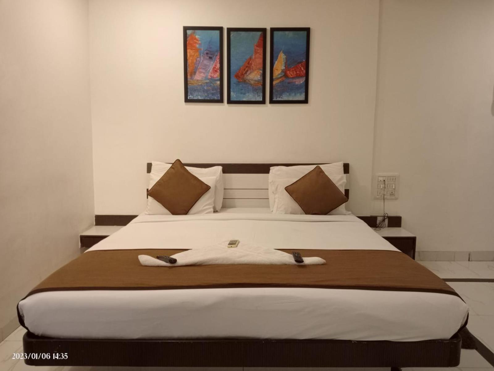 Hotel Saikripa Imperial Daman Exteriér fotografie