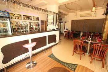 Hotel Saikripa Imperial Daman Exteriér fotografie