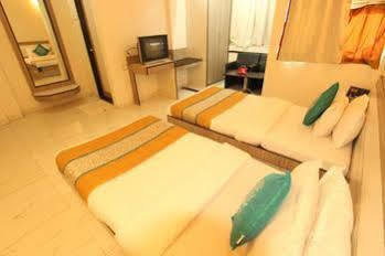 Hotel Saikripa Imperial Daman Exteriér fotografie